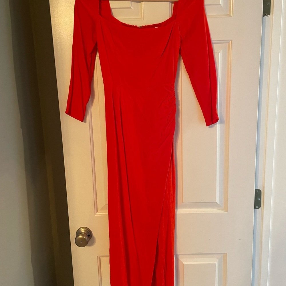 Reformation Hilda Dress - perfect for the holidays! Worn twice. midi length
